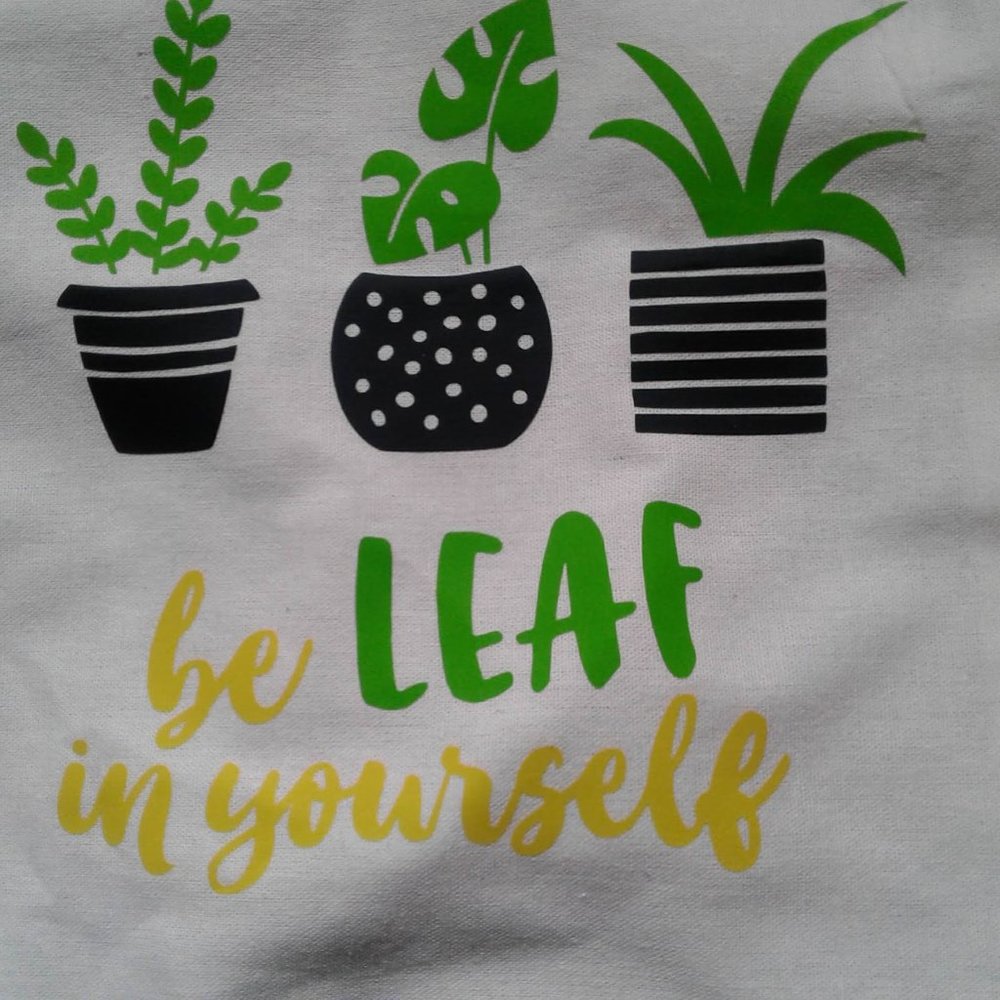 Handmade Kids/Girls Graphic T-shirt " Be leaf in Yourself."
